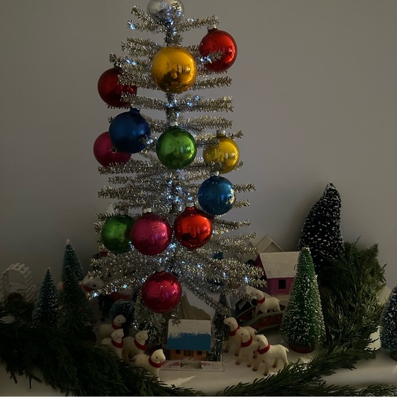 Box of 12 Vintage Christmas Glass Ornaments - Picture 5 of 16